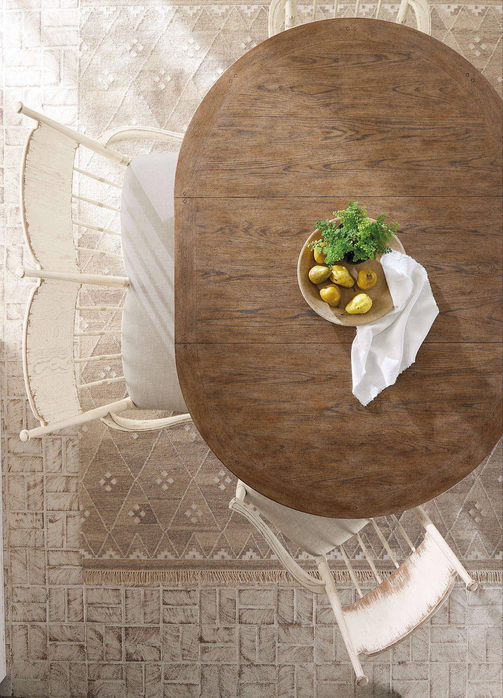 Americana Round Pedestal Dining Table With Leaf - Leaf